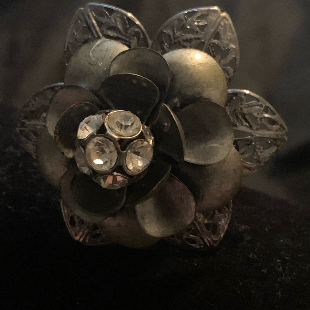 Ring - Picture 2 of 4